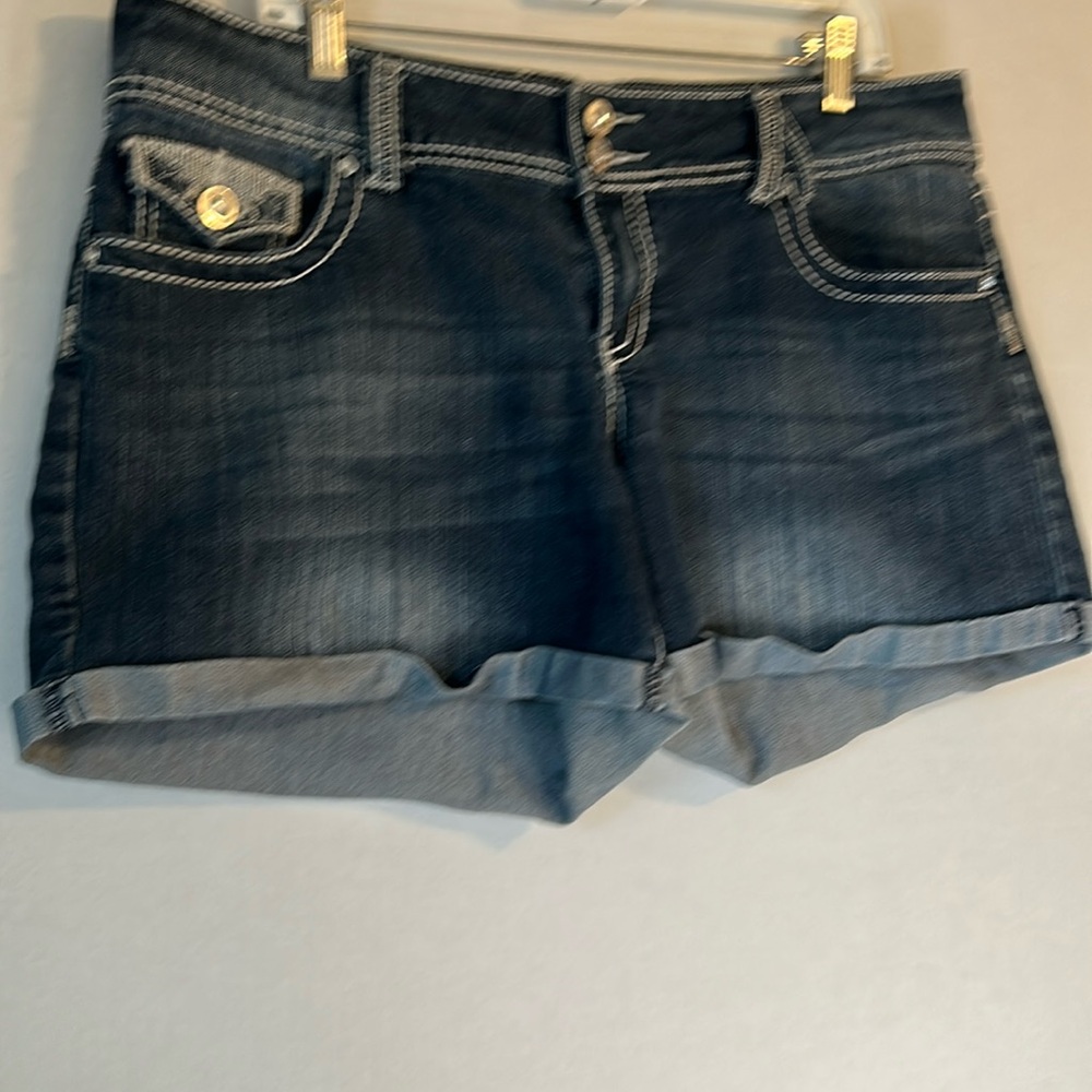Vanity Premium Collection Mid Rise Cuffed Embroidered Bedazzled Shorts Sz 31